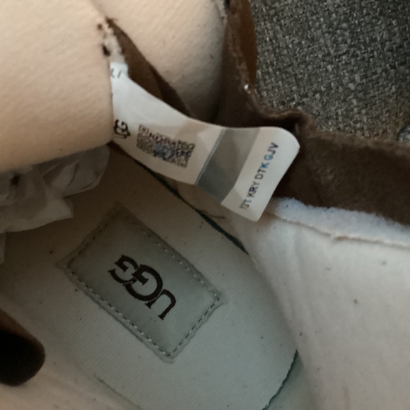 UGG® Kids' Robley Waterproof Boot (Big Kid), size 4 - Picture 4 of 13